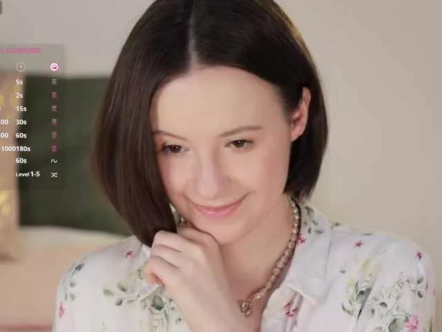 -FemaleEssence- on BongaCams 