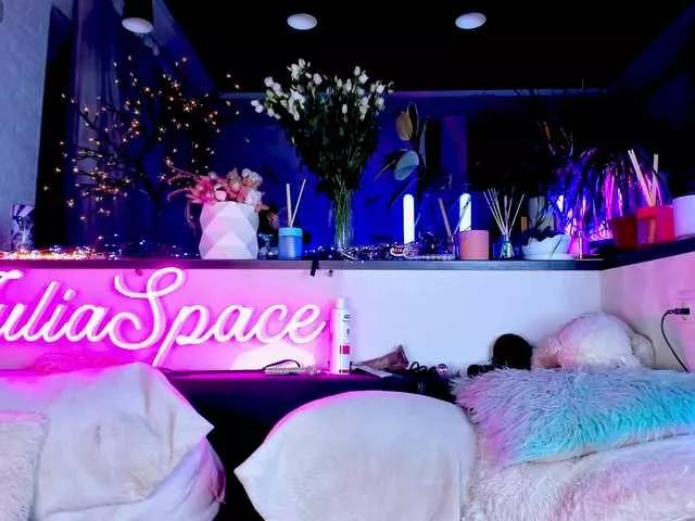 -JuliaSpace- on BongaCams 