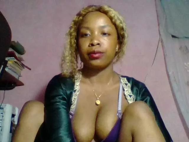 2sexyblackbabe on BongaCams 