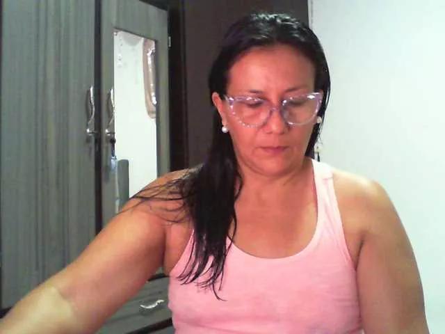 abriyiz-92 on BongaCams 