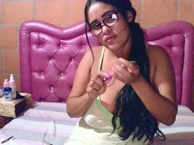 aisha5 on BongaCams 