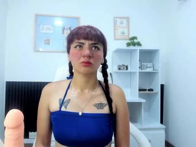 alejandra- on BongaCams