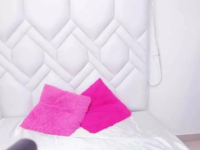 Analiaa18 on BongaCams 