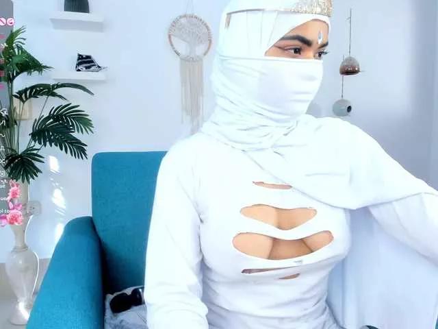 Aura-cuutee on BongaCams 