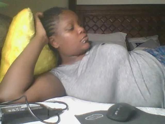 bigzonroe24 on BongaCams 