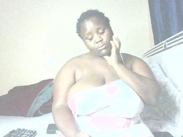 Bursty-Monique on BongaCams 