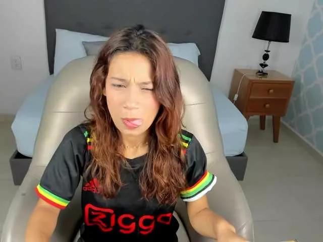 cora-22 on BongaCams 