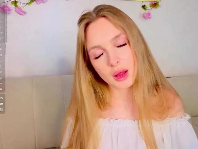 CrimsonAura on BongaCams