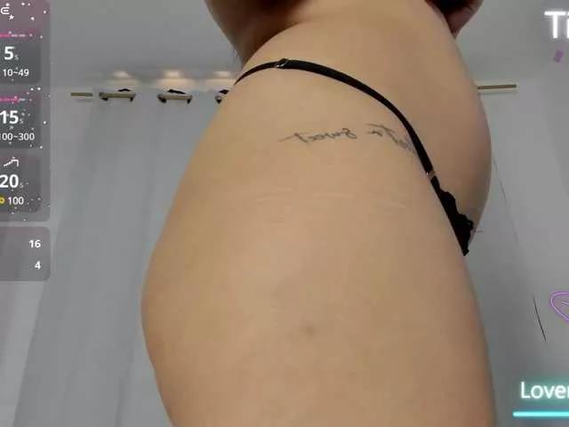 Crystal-co on BongaCams 
