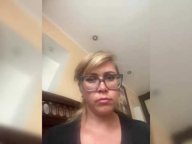 Crystal00Girl on BongaCams