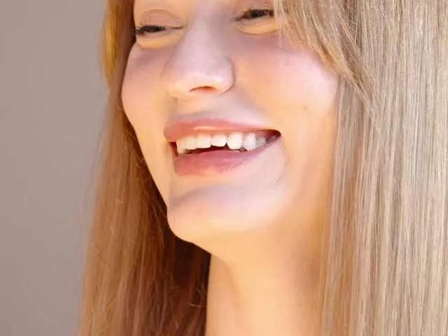 CuteShine on BongaCams 