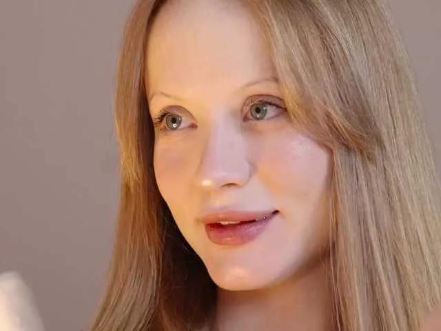CuteShine on BongaCams 