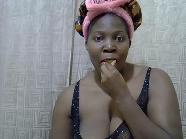Ebonytiffany2 on BongaCams 