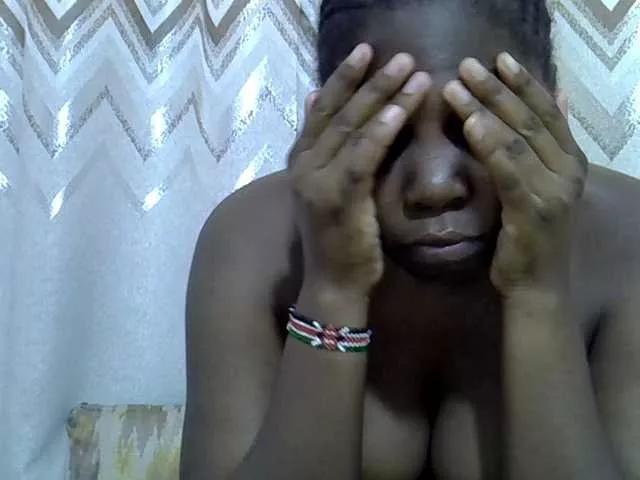 Ebonytiffany2 on BongaCams 