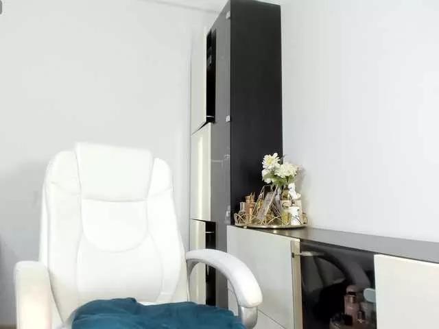 ElissaVibe on BongaCams