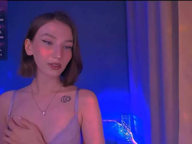 ellaamber on BongaCams