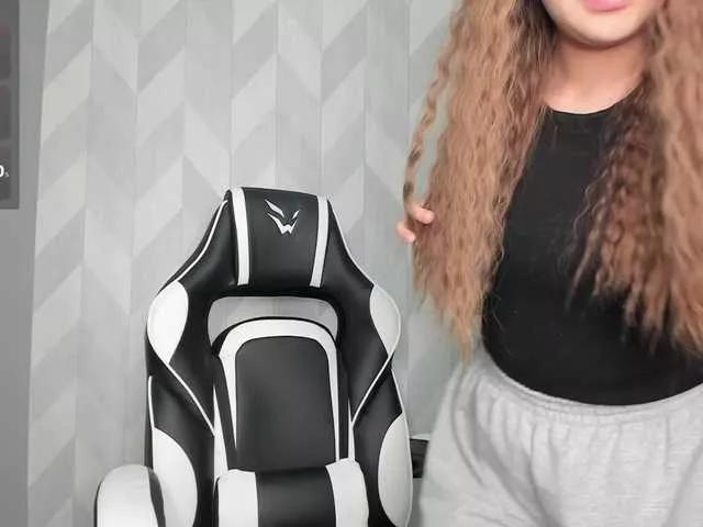 Emi-Emi on BongaCams 