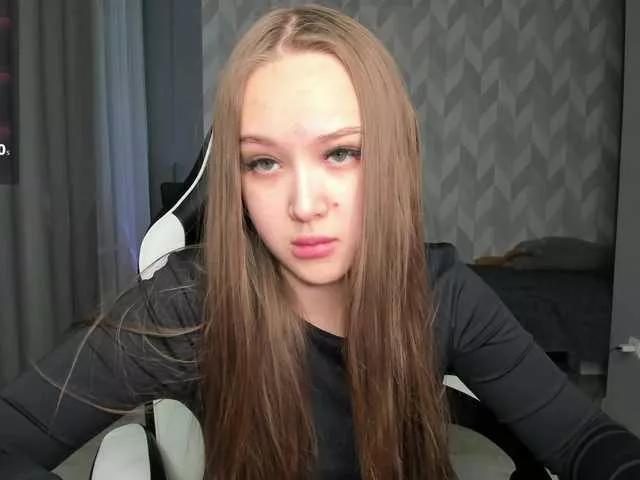 Emi-Emi on BongaCams 