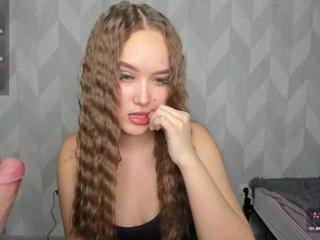 Emi-Emi on BongaCams 