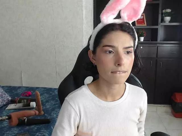 EmillyCopers on BongaCams 