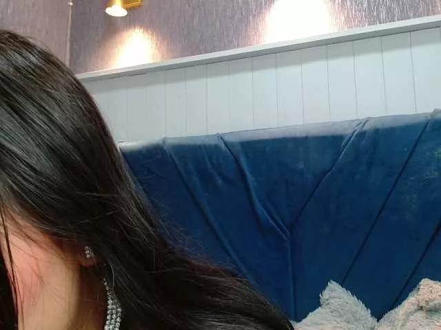 emilyqueen3xx on BongaCams 