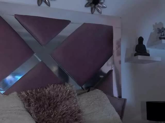 emmyymiller1 on BongaCams 