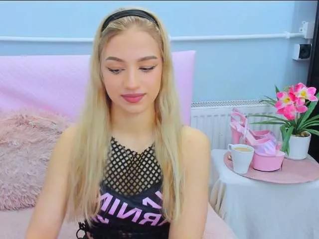 EvetteBody on BongaCams 