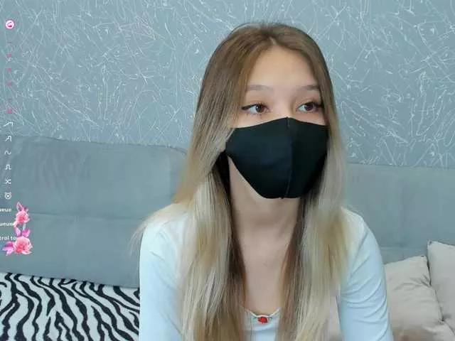 FloraMoonlight on BongaCams 