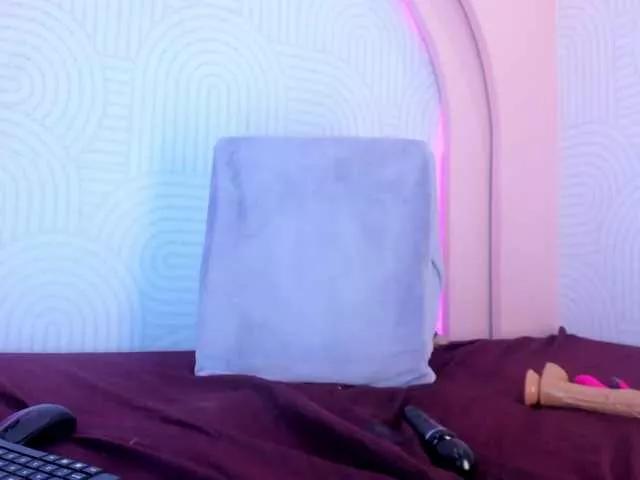 Hailey-Fox on BongaCams 