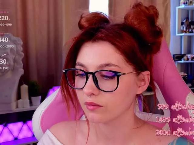 HoneyCherry on BongaCams