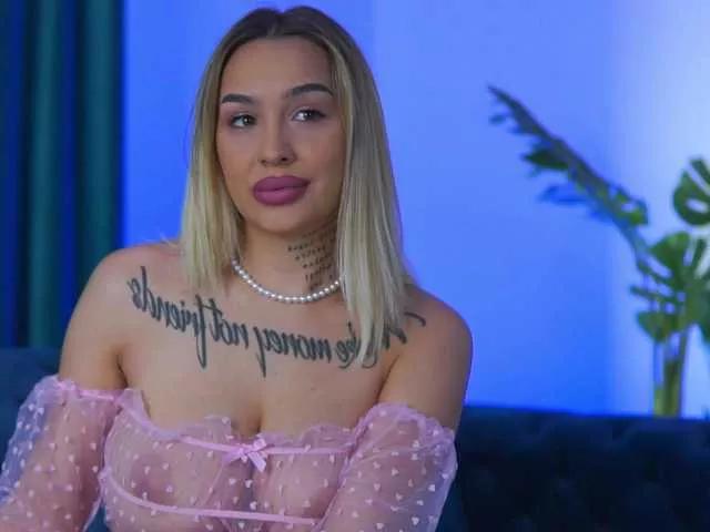 InkedBlondeLust on BongaCams