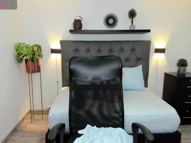 isabella-florez22 on BongaCams