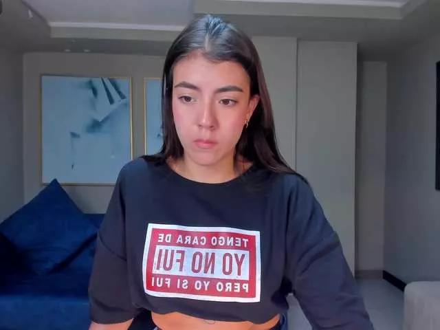 IsabellaKroft on BongaCams 