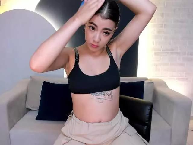 IsabellaKroft on BongaCams 