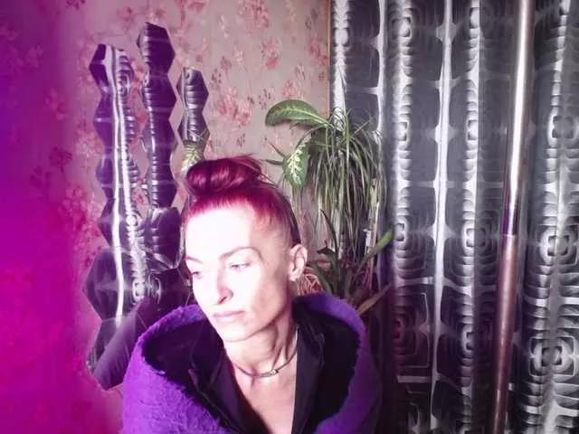 KristinGlow on BongaCams 
