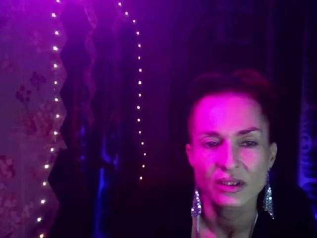 KristinGlow on BongaCams 