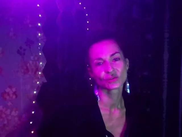 KristinGlow on BongaCams 