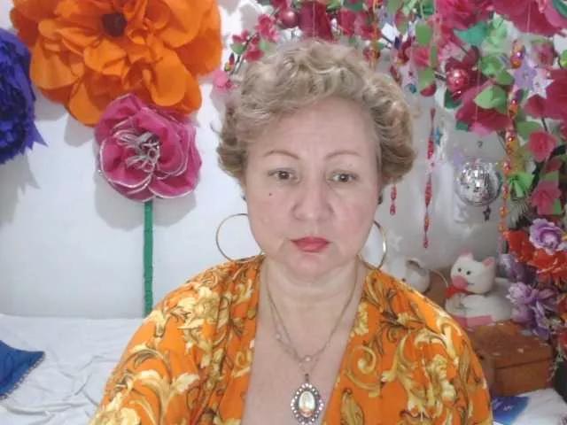 LADYQUEEN520 on BongaCams 