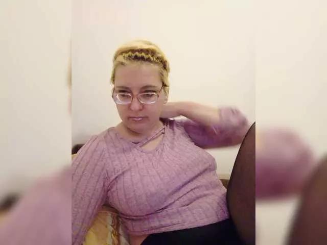 LeonaSplash on BongaCams 