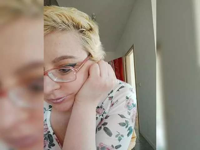 LeonaSplash on BongaCams 