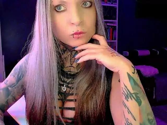 LisaModel on BongaCams 
