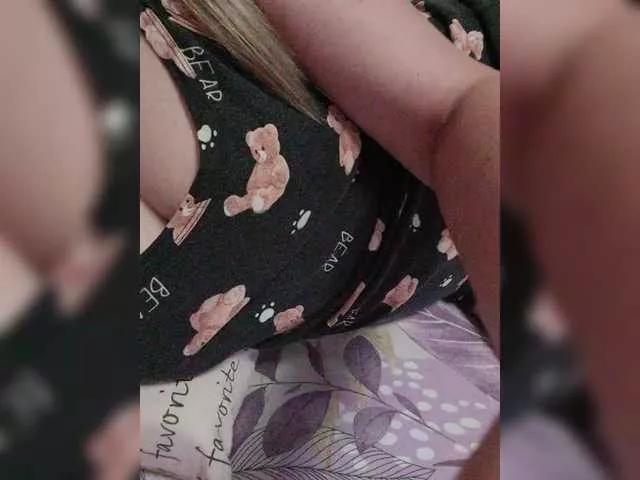 Lizzy2002 on BongaCams 