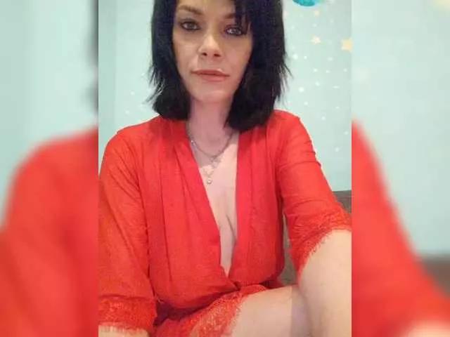 Lois-Lorrie on BongaCams 