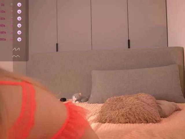 lorrielovestory on BongaCams 