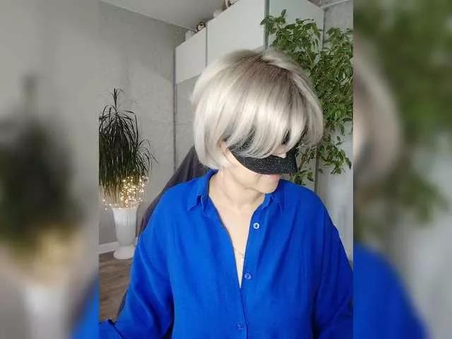 LOVEMENOW23 on BongaCams 
