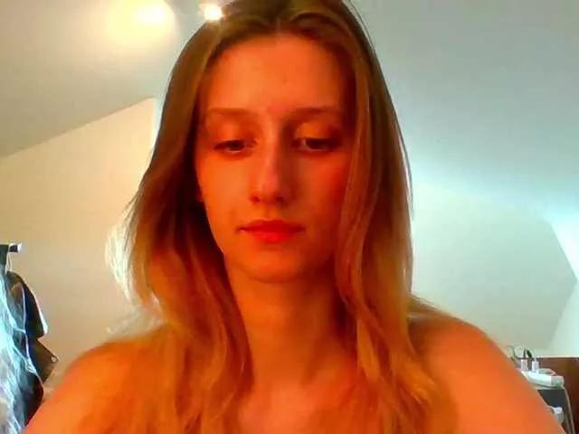 LUNAdream on BongaCams 