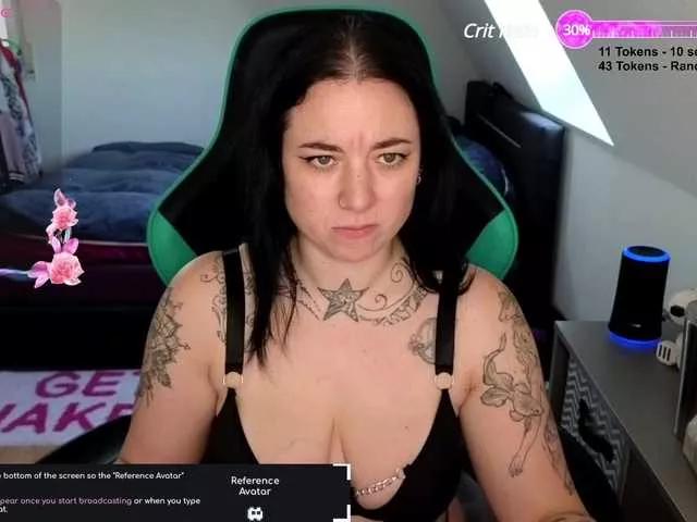 Lunaticminx- on BongaCams 