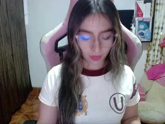 Maggie-Fox on BongaCams 