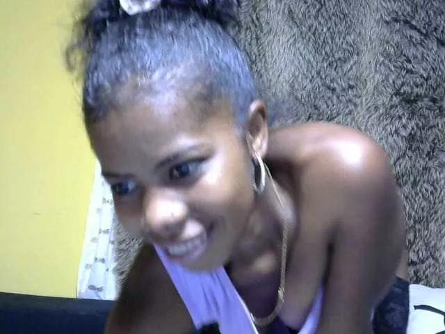 Maha19x on BongaCams