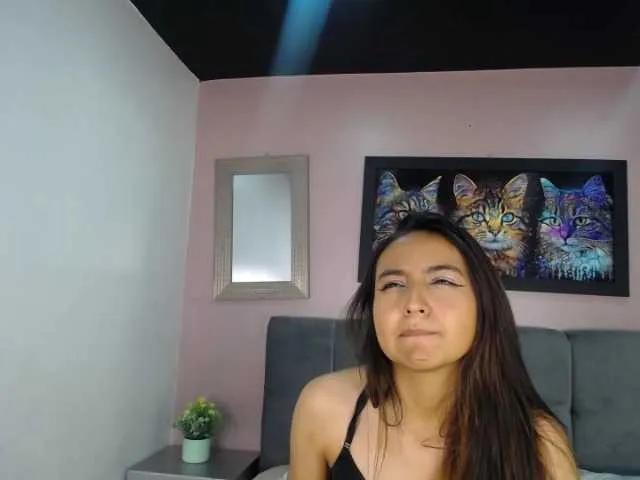 MeggannFoxx on BongaCams 